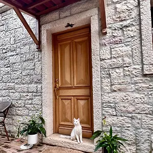 Pensión Annapolis, Himarë